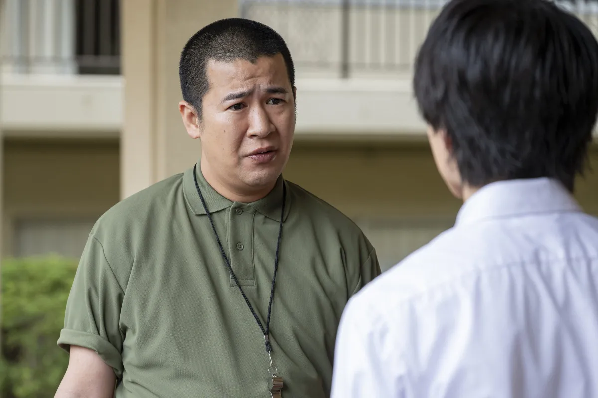 テレ東BLドラマに芸人が突然登場　SNS驚き「出てきて草」「何の部活の先生か気になる」『君は夏のなか』第4話【ネタバレあり】
