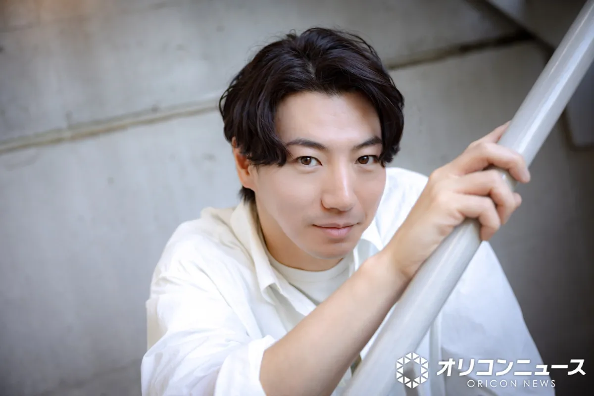 矢崎広、“憧れ”の田中圭と2人芝居「全力で圭さんとぶつかれるっていうところは、後輩としてすごく楽しみ」