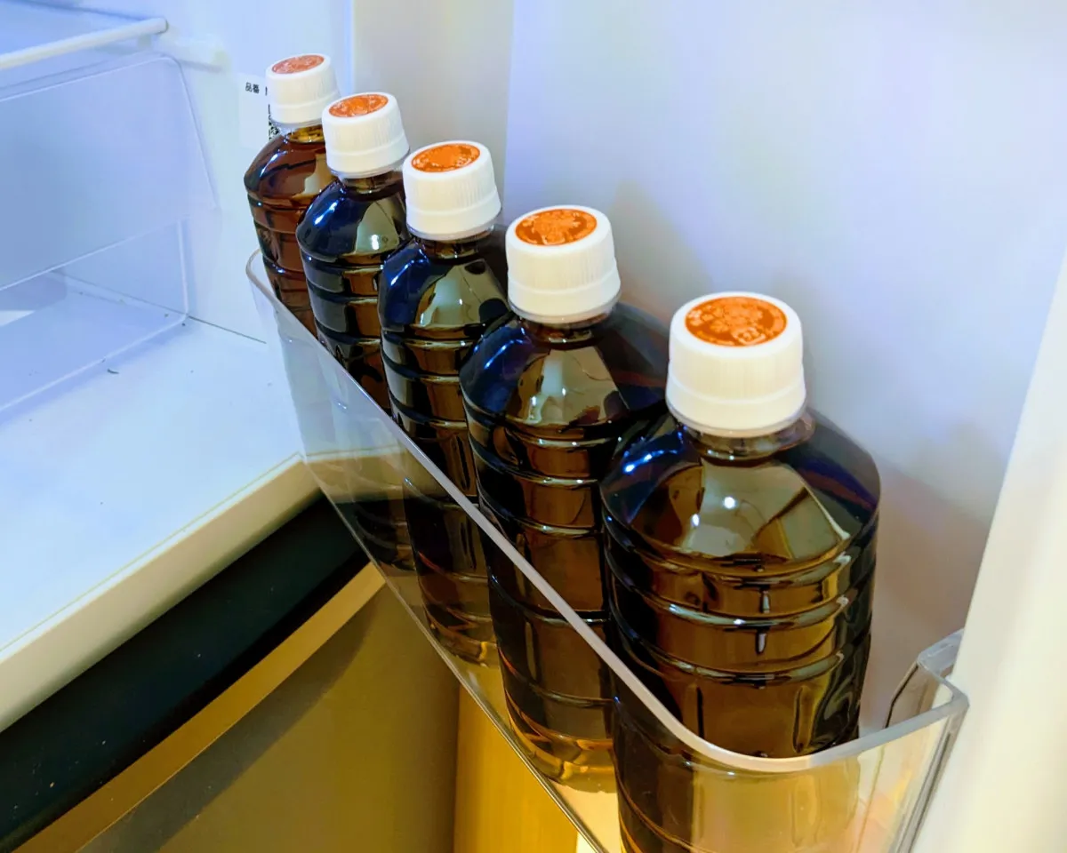 飲みかけのペットボトルを保存すると“菌数”はどれだけ増える？　中身や常温・冷蔵庫による違いをウェザーニュースが公開「ガチで怖すぎる」