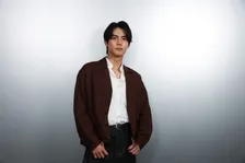 中川大志、初の刑事役に「手袋つけて規制線くぐって…“これこれ！”と（笑）」佐々木蔵之介との共演に感慨