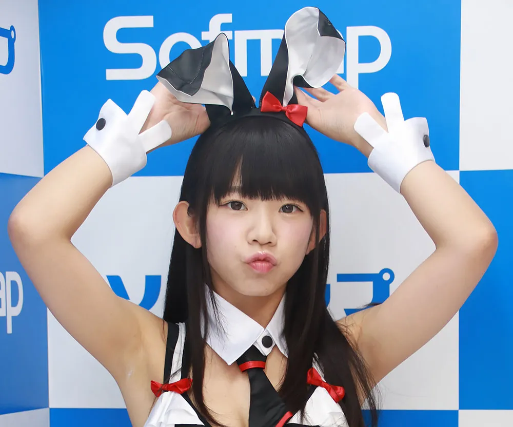 30歳“合法ロリ巨乳”長澤茉里奈「ブルマってロマンだよね～」　写真公開で反響相次ぐ「この格好は反則です」