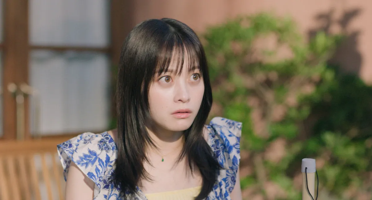 橋本環奈主演『バカンスの法則』きょうから配信　「無職の私がバカンスに!?」海辺の別荘で運命が動き出す【第1話あらすじ＆役柄紹介】