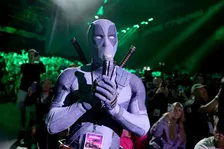 “デッドプール”ライアン・レイノルズ、マーベルパネルにサプライズ乱入　『ドゥームズデイ』参戦を直談判
