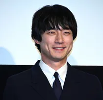 坂口健太郎、泣く芝居が多発　主演映画では早く泣きすぎで監督からカットかけられる