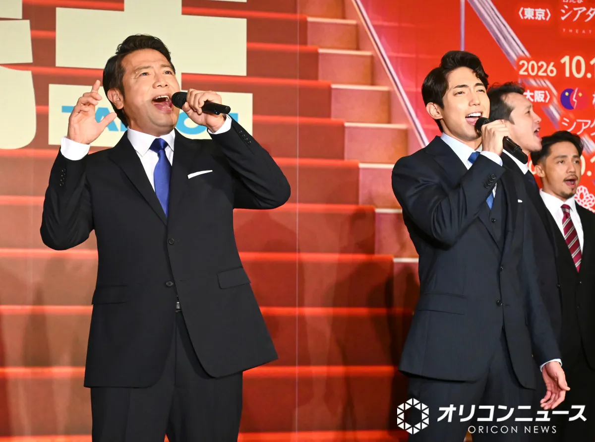 有澤樟太郎、別所哲也に「こんなにも“ママ呼び”が似合うとは（笑）」　『民王』ミュージカルで『ジョジョ』以来の親子役