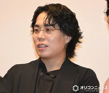 令和ロマン・くるま監督、撮影でカンペ使う　初の監督作品の出演者が並び「なんて豪華な方に出ていたんだろう」