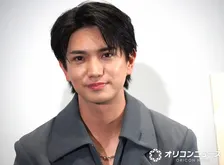 正門良規、学ラン着用に喜び「まだいけるな」　社会人シーンとの違いは「ヒゲがうっすら…」