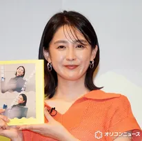 フジ宮司愛海アナ、初エッセイが並んだ書店を訪れ「うれしいような恥ずかしいような」　執筆通して人生観と向き合う