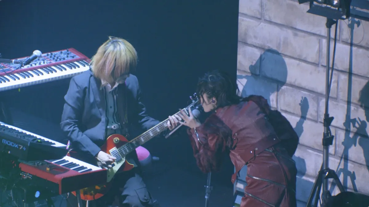 平手友梨奈、ライブ映像を3週連続公開　ソロ初の武道館ライブ『アナタタチノカルテ』開催に向けた特別企画