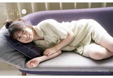 乃木坂46小川彩、19歳になったばかり…高校卒業後初表紙　大人の魅力あふれるグラビア【コメントあり】