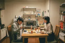 安田章大＆のんW主演『平行と垂直』、兄を支えながら自らの幸せとの狭間で揺れる妹・希の心情映し出す　場面写真解禁