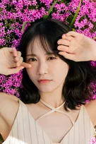 STU48中村舞、ロングヘアをばっさりカット　2年振り2nd写真集で見せる大人の魅力