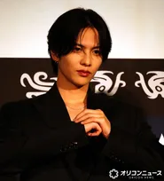志尊淳、映画で初乗馬もまさかの展開「僕が馬に乗るシーンがすごい増えて」 馬でトラック追いかける