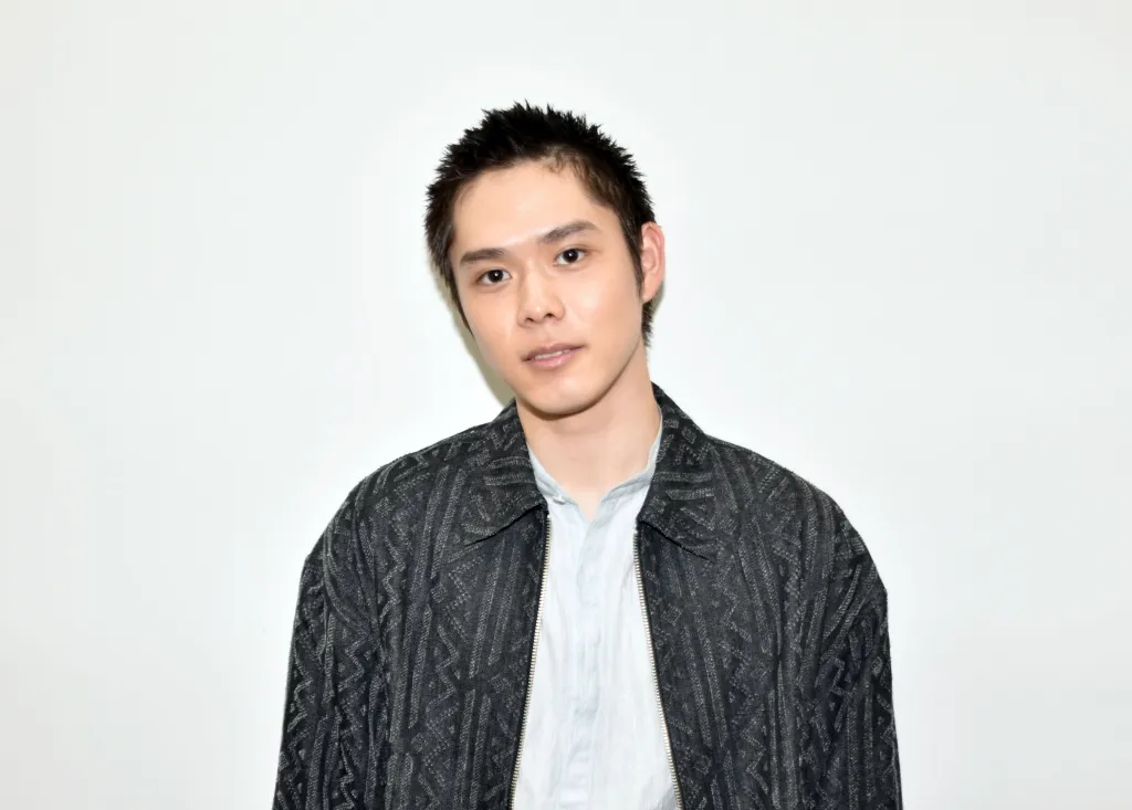 細田佳央太、『ラヴィット！』生放送で“午前9時”から全力熱唱「グッバイ　君の～♪」　SNS反響「顔真っ赤っ赤にして可愛いじゃん」「細田くんの持ちネタに」