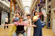 天才ピアニスト＆ヨネダ2000、貴重なロケショット　大阪・京橋で“ええキャラ”探し