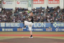 後藤真希、千葉でセレモニアルピッチ　“ノーバン”はできず「LOVEマシーン」も歌唱「510点です！」