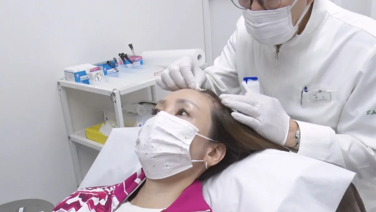 神田うの、51歳で薄毛治療を告白「実は三角ハゲなんです」「高校生の時から薄い」