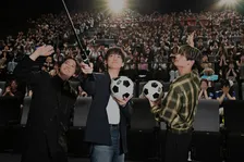 高橋文哉・櫻井海音・高橋恭平、自由すぎる『ブルーロック』舞台あいさつ　フライングに客席乱入も