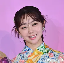 峯岸みなみ、最新ノロケ話で照れ笑い　夫からの“暗闇かくれんぼキス”を告白