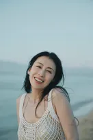 雛形あきこ、22年ぶり写真集　二十歳から封印していた“水着グラビア”も解禁