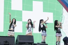 ILLIT、約3万人来場『LuckyFes』初出演　「I Got Your Back」「It’s Me」など全8曲披露