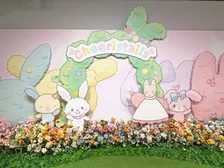 「チアリステイルズと一緒にいっぽ展」あすスタート　サンリオのうさぎユニットとお花畑へ、歩くたびに“かわいい”を満喫【内覧会レポ】
