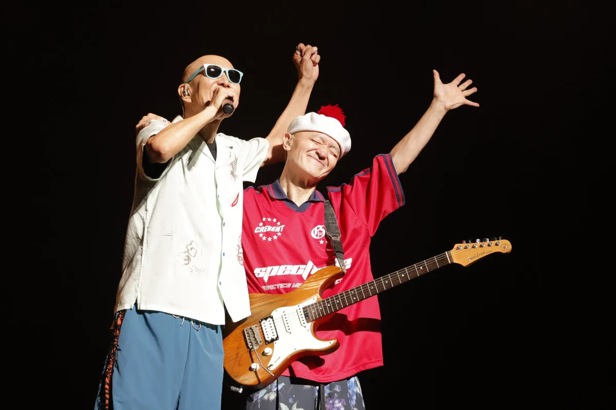爆風スランプ、35年ぶり日本武道館　“大きな玉ねぎ”の下で8000人と作った「事件性満載」の一夜【ライブレポート】