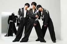 一卵性三つ子・佐藤三兄弟、三つ子として史上初のオリコン週間演歌・歌謡シングルランキング1位「念願だった」