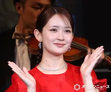 畑芽育、清楚なイメージから一変“Y2Kギャル”に　いつもと違う姿にファン驚き「新人のラッパーかと」「最強」