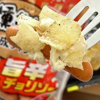 商品袋に直接入れるだけの「直パケレシピ」で背徳おつまみ…皿すら使わない”冷やしソーセージ”
