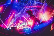 ONE OK ROCK、『DETOX』ツアーの最終章がIGアリーナより開幕　YAOのサプライズパフォーマンスも