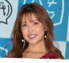 “第3子妊娠中”舟山久美子、海外移住前のこだわり自宅を公開　ベランダ砂場＆うんてい完備「めっちゃ素敵」「勉強になります！」