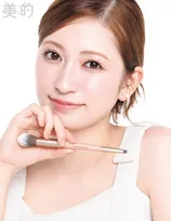 美容クリエイター・吉田朱里、『美的』表紙に登場「キレイの努力は全部自分に返ってくる」　監修した神メイクブラシも付録「複数買いしても損させません」