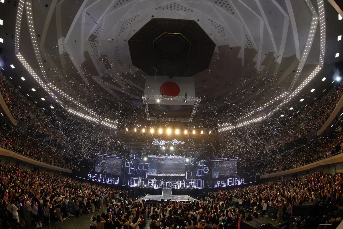 ふぉ～ゆ～、おともだち9000人と“伝説の一夜”　フライング中にCDデビュー発表でメンバー唖然【ライブレポート】
