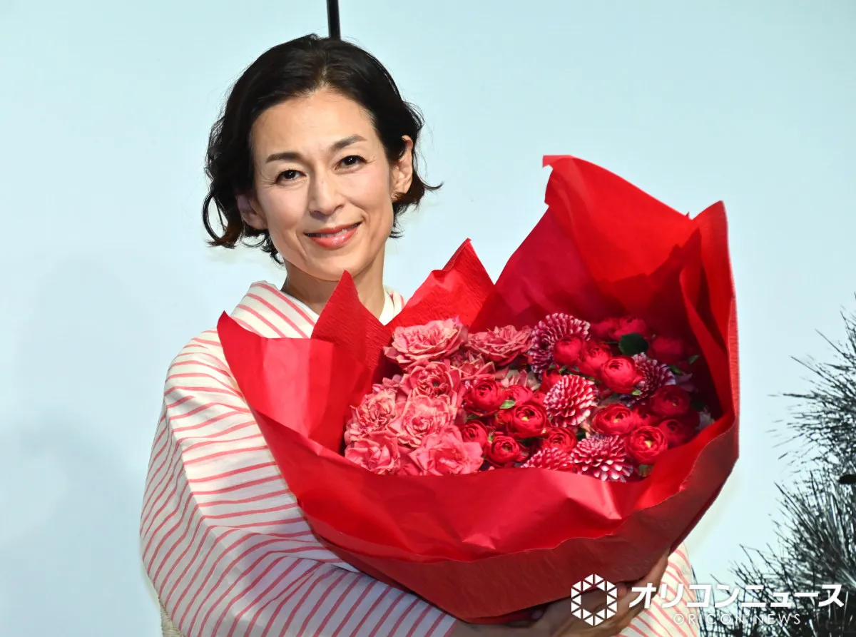 鈴木保奈美、きょう還暦迎え笑顔「60代も楽しもう」「思い残すことが無いようにやり尽くす」
