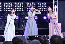 『キョコロヒー』初の野外公開収録に富田鈴花が降臨　“とみもんた”に扮し齊藤京子へクイズを出題