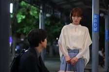 『告白－25年目の秘密－』爽太（松村北斗）、麻里子（岡崎紗絵）に秘密がにバレる