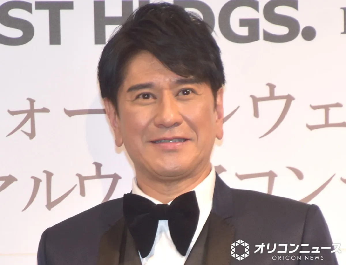川﨑麻世「まるでイケメン外国人かと」　“ミナミの帝王”同年代俳優との2ショット披露に反響「最高級仕様のイケメン確定～～ツーショット～～」