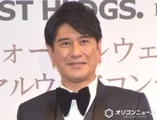 川﨑麻世「まるでイケメン外国人かと」　“ミナミの帝王”同年代俳優との2ショット披露に反響「最高級仕様のイケメン確定～～ツーショット～～」