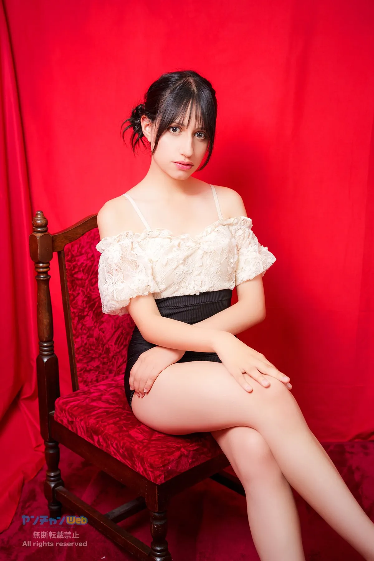 ヤンチャン学園NAGOYA・夜咲ルア、美脚まぶしい大人なショットを披露