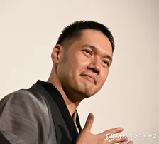 神田伯山、借金500万円を明かす「お金の重要性を感じている」　『おさるのジョージ』著者のドキュメンタリー監督と心境重ねる