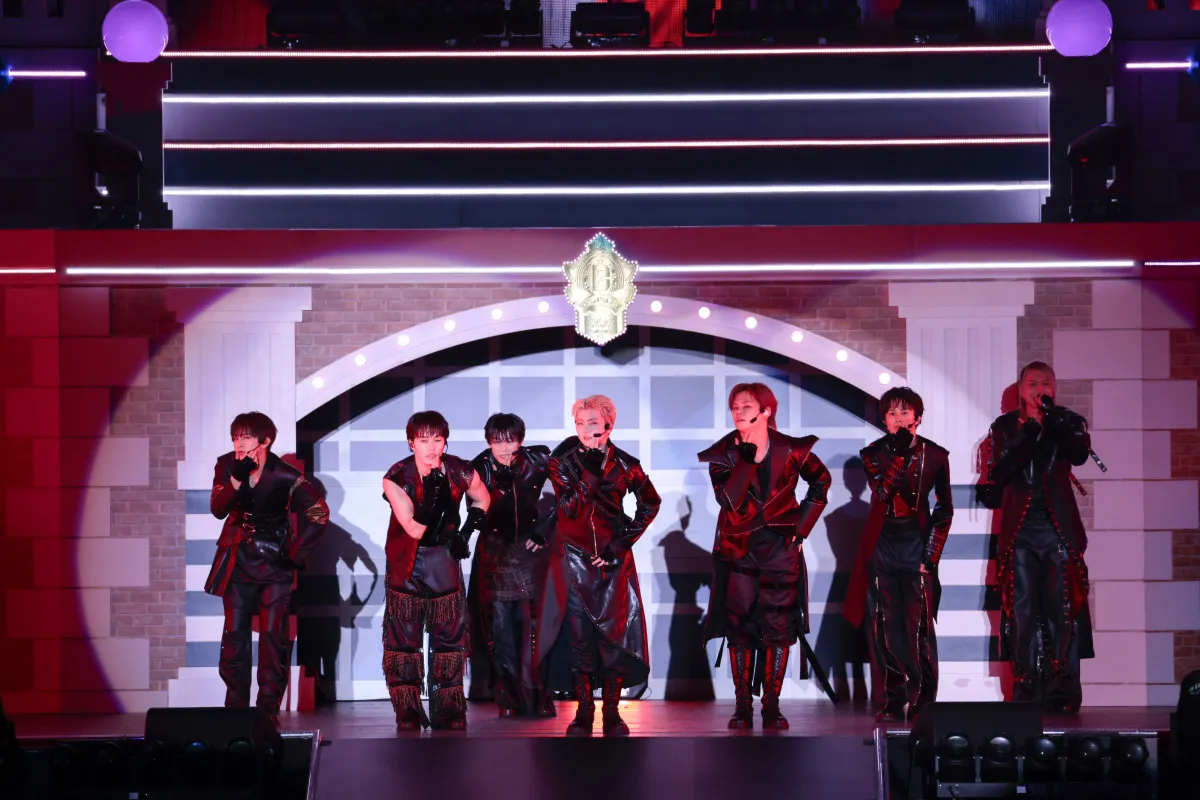 K-POP担当記者が初めて見た“エビライ” 　熱狂の3時間で感じたEBiDANならではの強さ【ライブレポート】