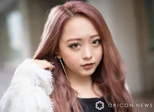 みりちゃむ、三角ビキニ姿で夏の海を満喫　オフショットに反響「ナイスバディ」「水着姿かわいい！」「スタイル良すぎる」