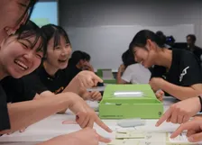 女子大生アスリートが悩む「生理・おりもの」、小林製薬とwagamamaが正しい知識伝えるセミナー開催