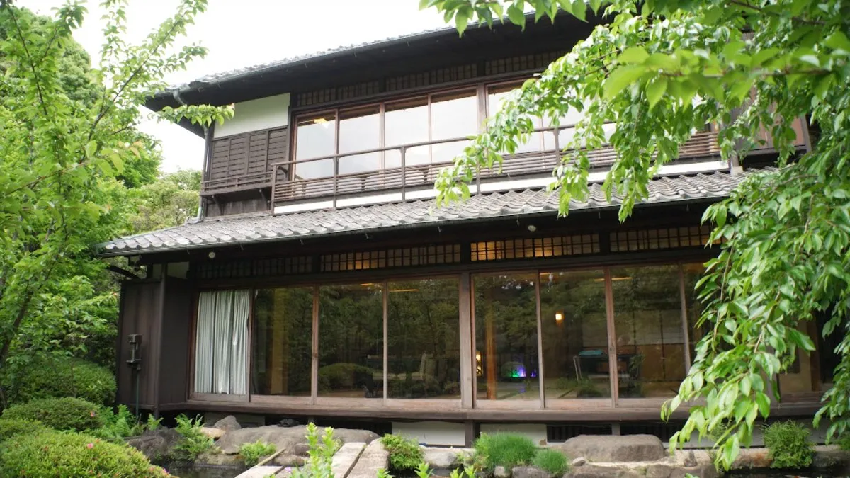 土地代だけで推定70億円…品川区にある大豪邸を公開「これ家じゃないよ…」
