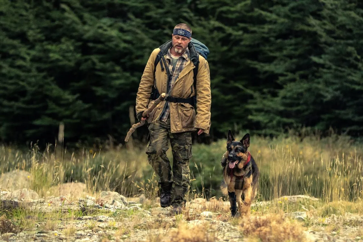 ブラッド・ピット主演、映画『ハート・オブ・ビースト』予告公開　義足の元軍用犬とアラスカから生還目指す