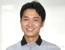 渡辺裕太、「30代男性・ひとり暮らし」の自宅をルームツアー　DIYした家具やキッチンには母・榊原郁恵からの“贈り物”も