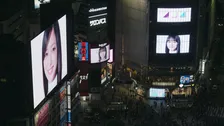 新坂道グループ「青葉坂46」発表生配信は同接20万人超　渋谷スクランブル交差点ビジョン13面ジャックで異例の規模