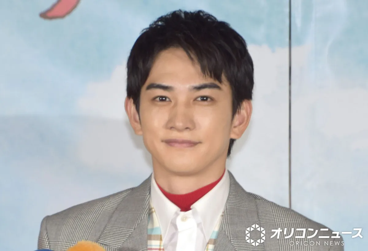 「髭生えてるー!!」町田啓太、“プライベート感あふれる”近影公開に反響「色気にクラクラ」「少し痩せました？」