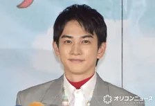 「髭生えてるー!!」町田啓太、“プライベート感あふれる”近影公開に反響「色気にクラクラ」「少し痩せました？」
